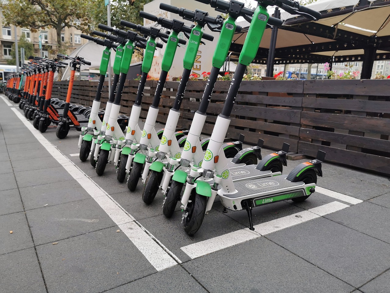 電動キックボードはどこに駐車すればいい？駐車場所と保管方法を解説！